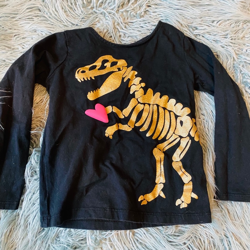 3T Carter’s graphic long sleeve with bow detail
